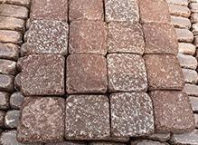 Брусчатка галтованная из лемизита, цвет-бордо, фото Купить Лемезит-брусчатка-галтованная, цвет-бордо в Петрозаводске